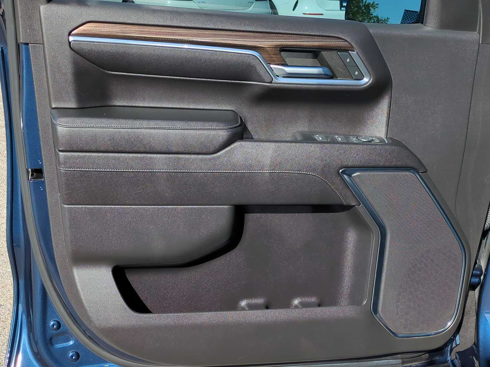 Thumbnail: 2023 Chevrolet Silverado 1500 - 22