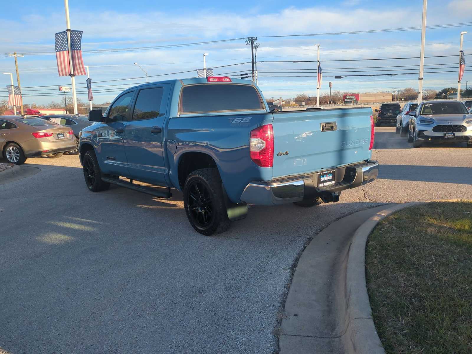 Thumbnail: 2019 Toyota Tundra - 6