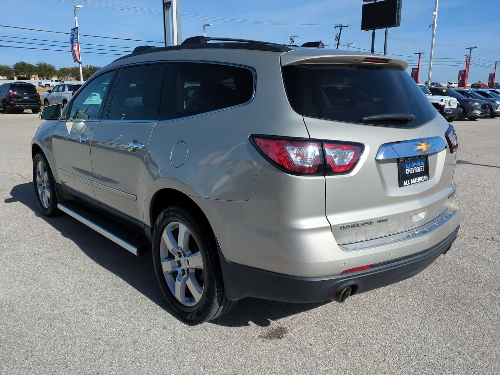 Thumbnail: 2017 Chevrolet Traverse - 6