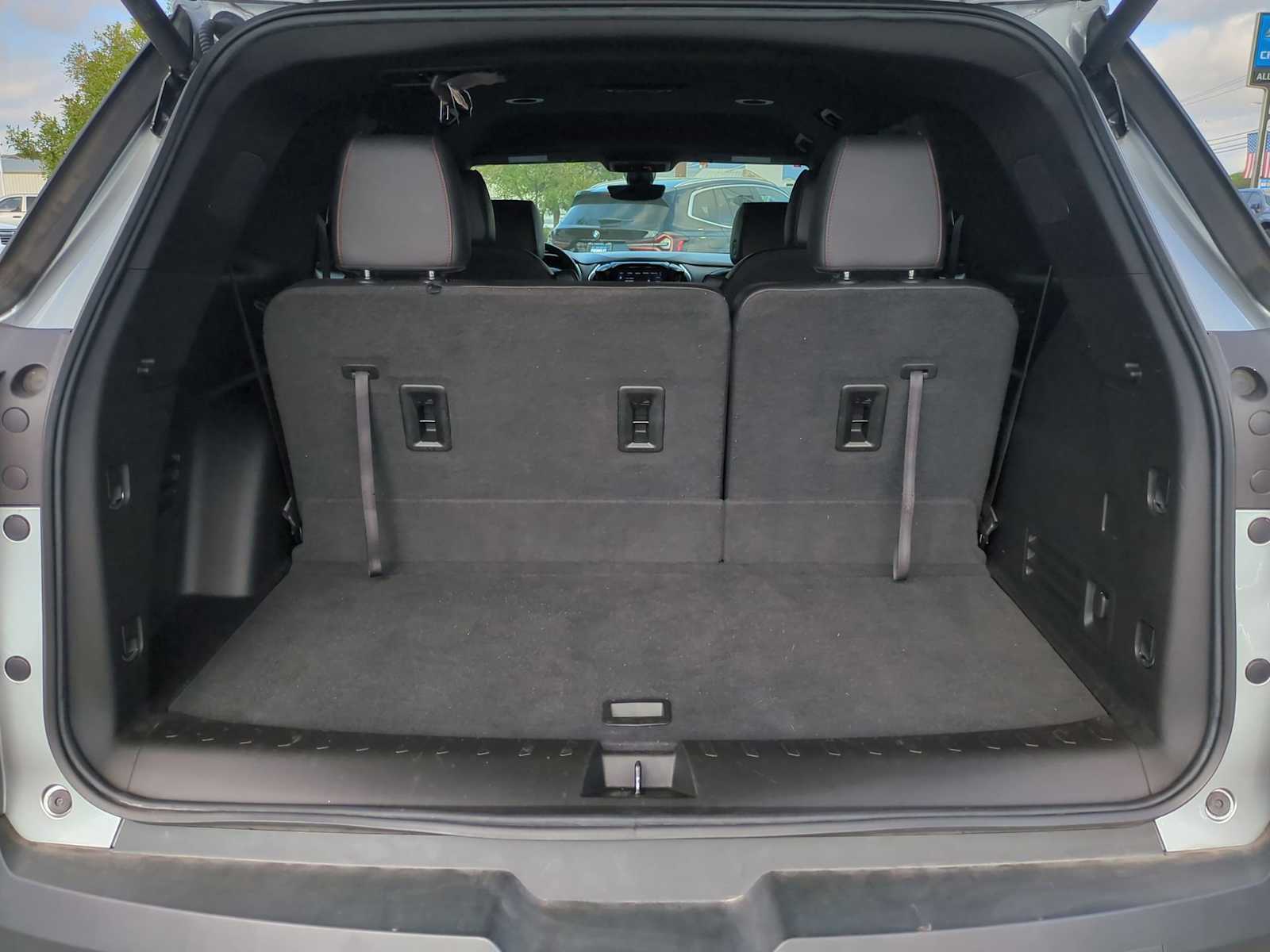 Thumbnail: 2023 Chevrolet Traverse - 26