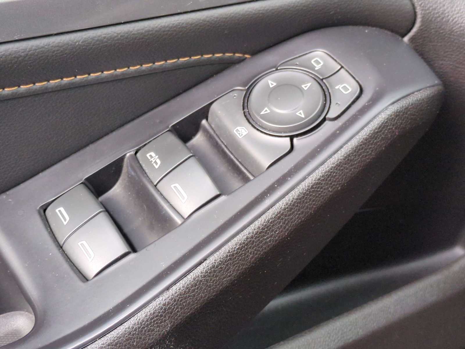 Thumbnail: 2021 Chevrolet Traverse - 23