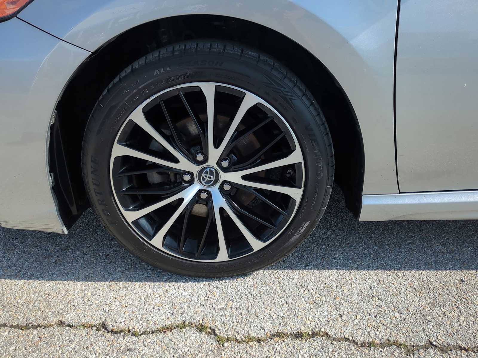 Thumbnail: 2019 Toyota Camry - 30