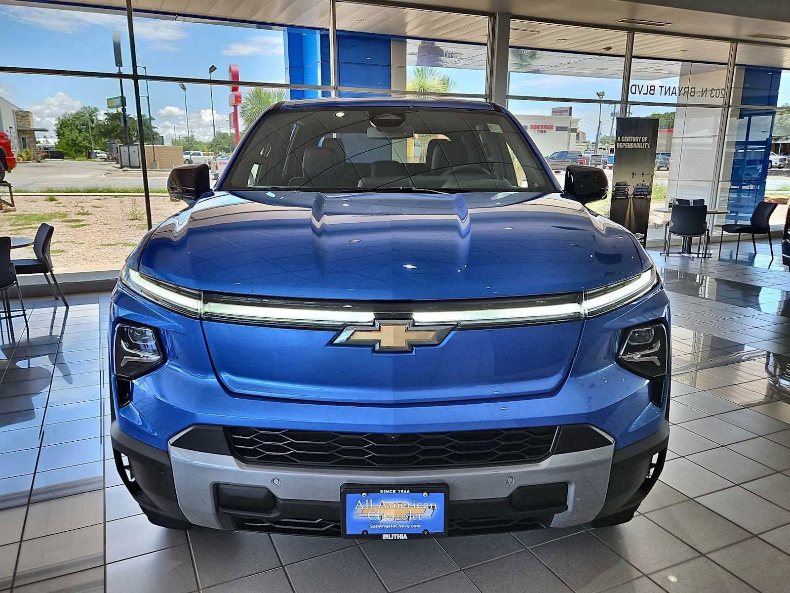 Thumbnail: 2025 Chevrolet Silverado EV - 4