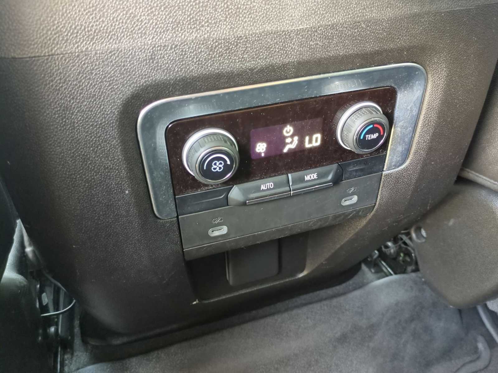 Thumbnail: 2021 Chevrolet Tahoe - 22