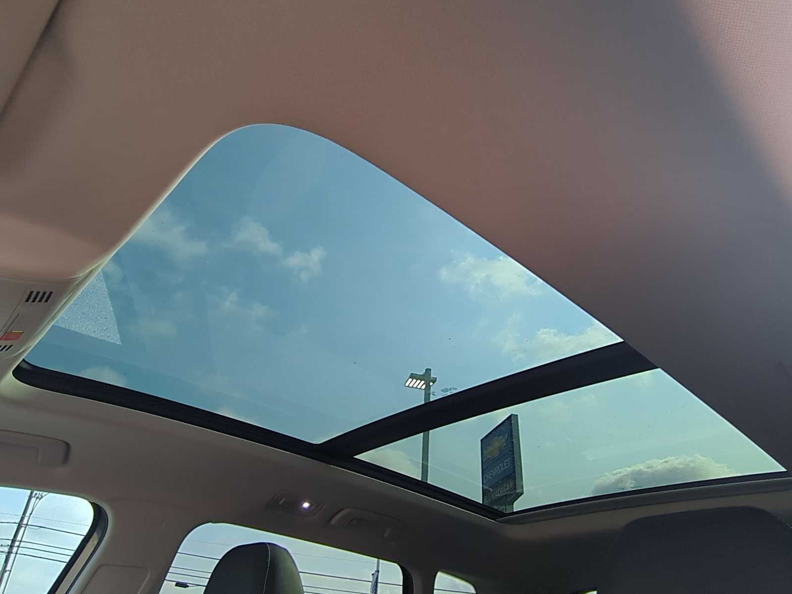Thumbnail: 2025 Volkswagen Taos - 18