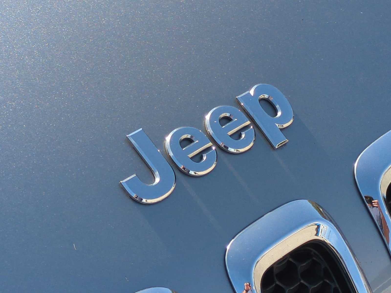Thumbnail: 2017 Jeep Cherokee - 29