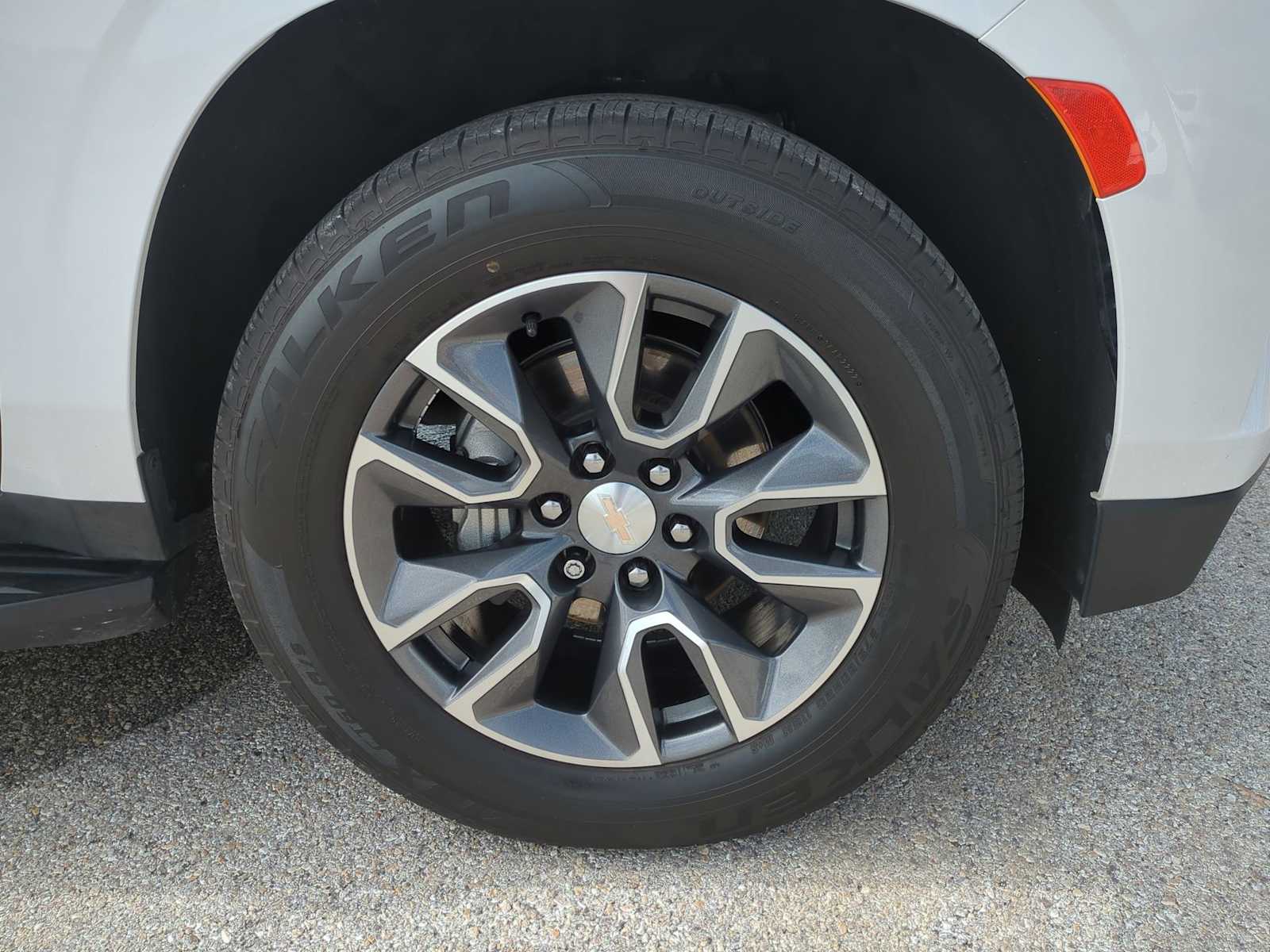 2021 Chevrolet Suburban LT 33