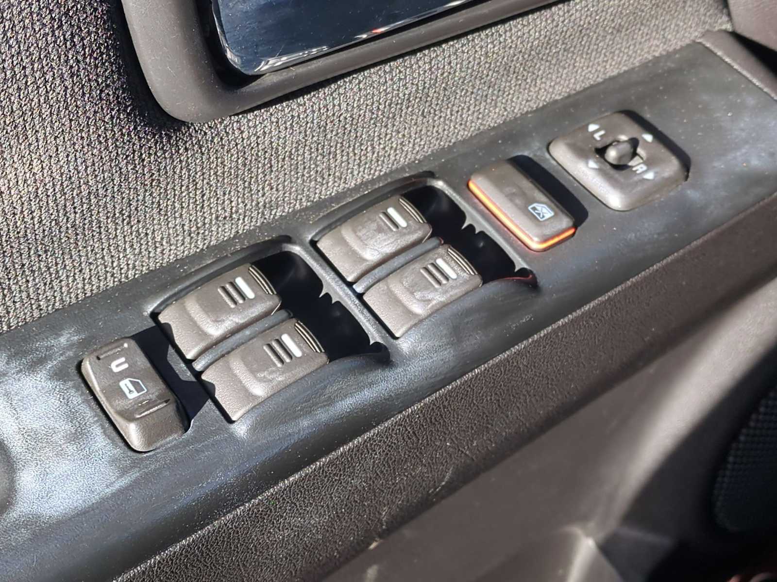 Thumbnail: 2012 Chevrolet Colorado - 19