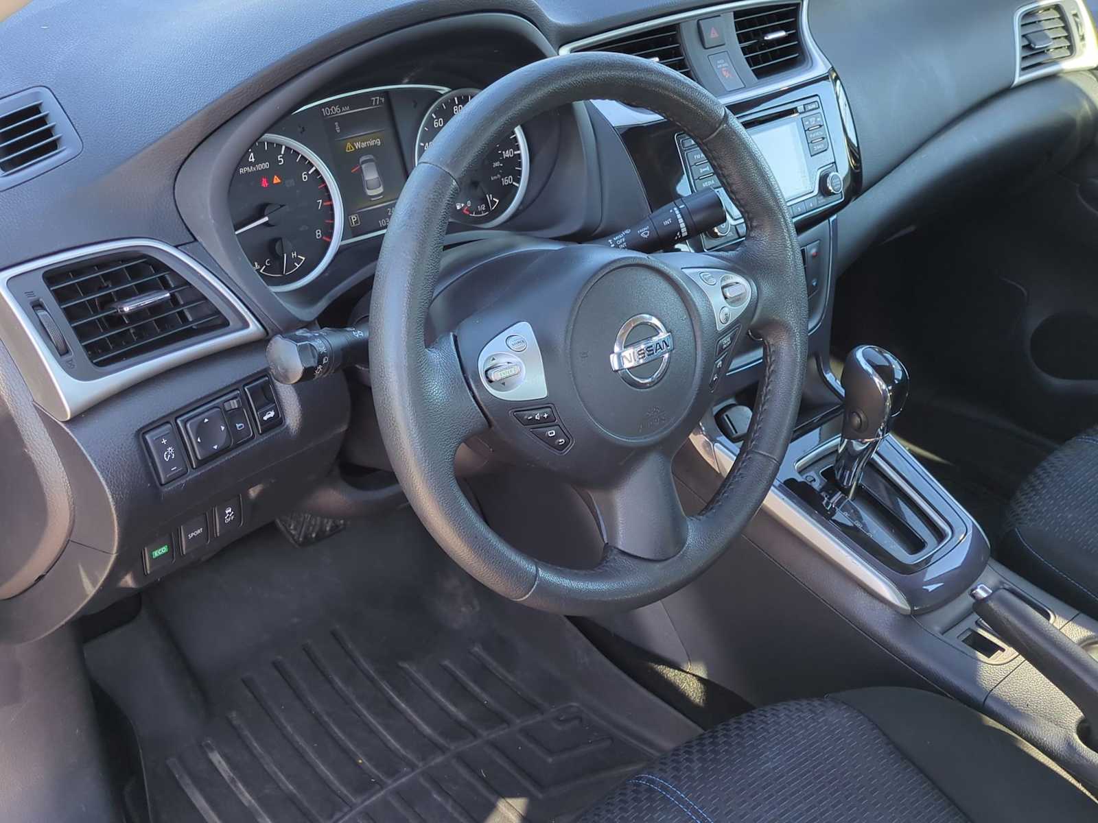 Thumbnail: 2018 Nissan Sentra - 10