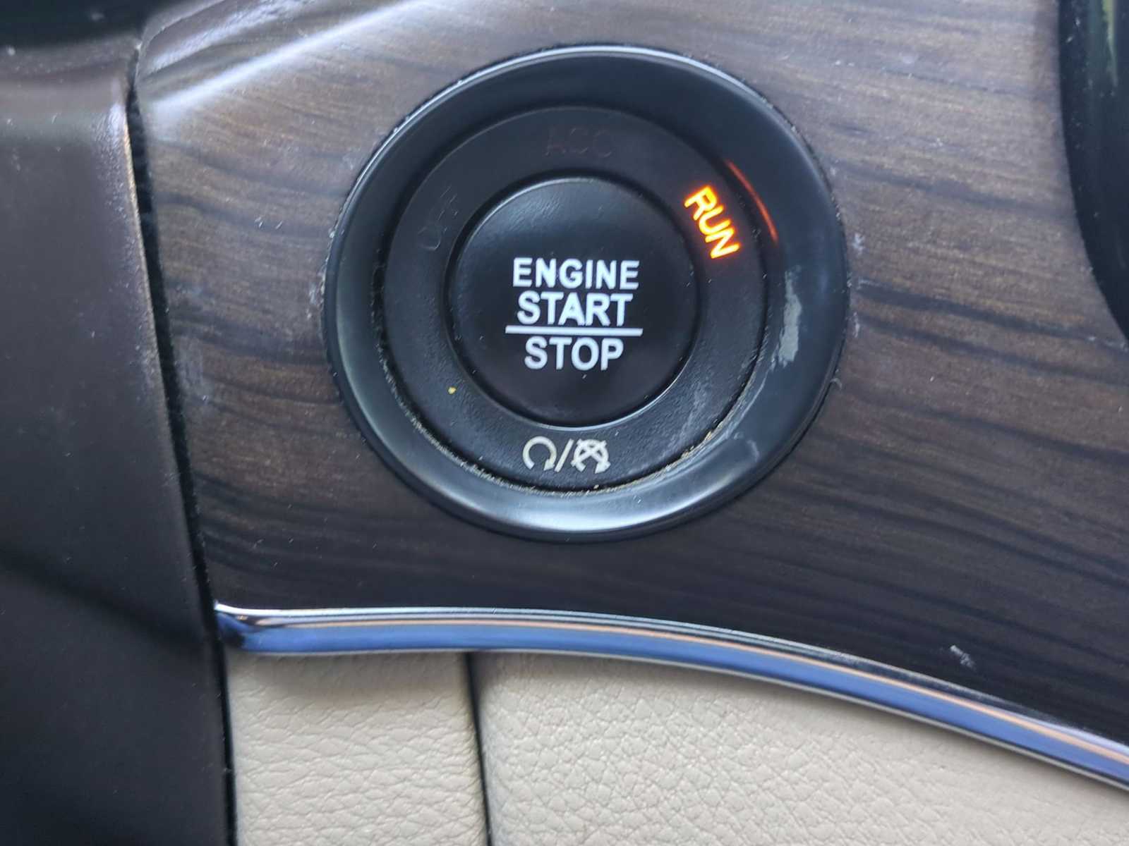 Thumbnail: 2019 Jeep Grand Cherokee - 17