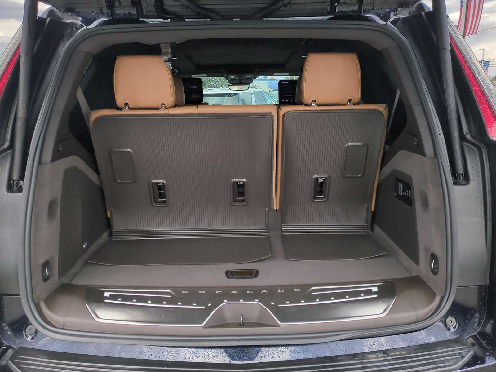 Thumbnail: 2023 Cadillac Escalade - 27