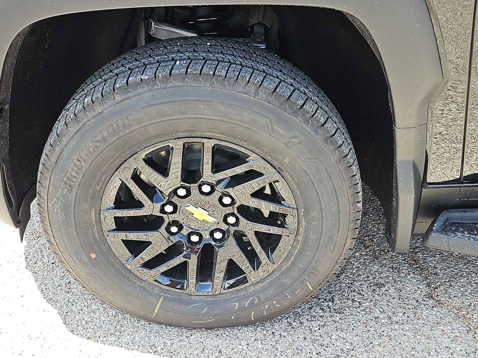 Thumbnail: 2025 Chevrolet Silverado EV - 8