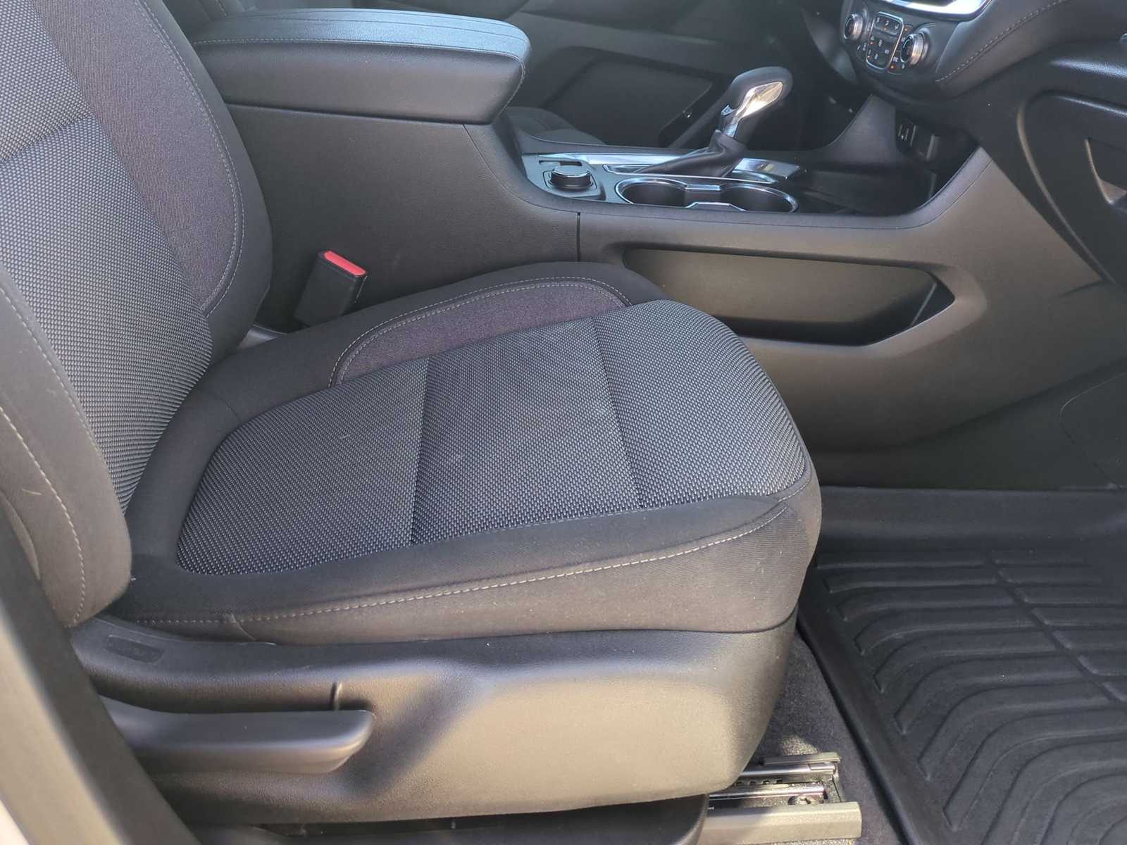 Thumbnail: 2023 Chevrolet Traverse - 28