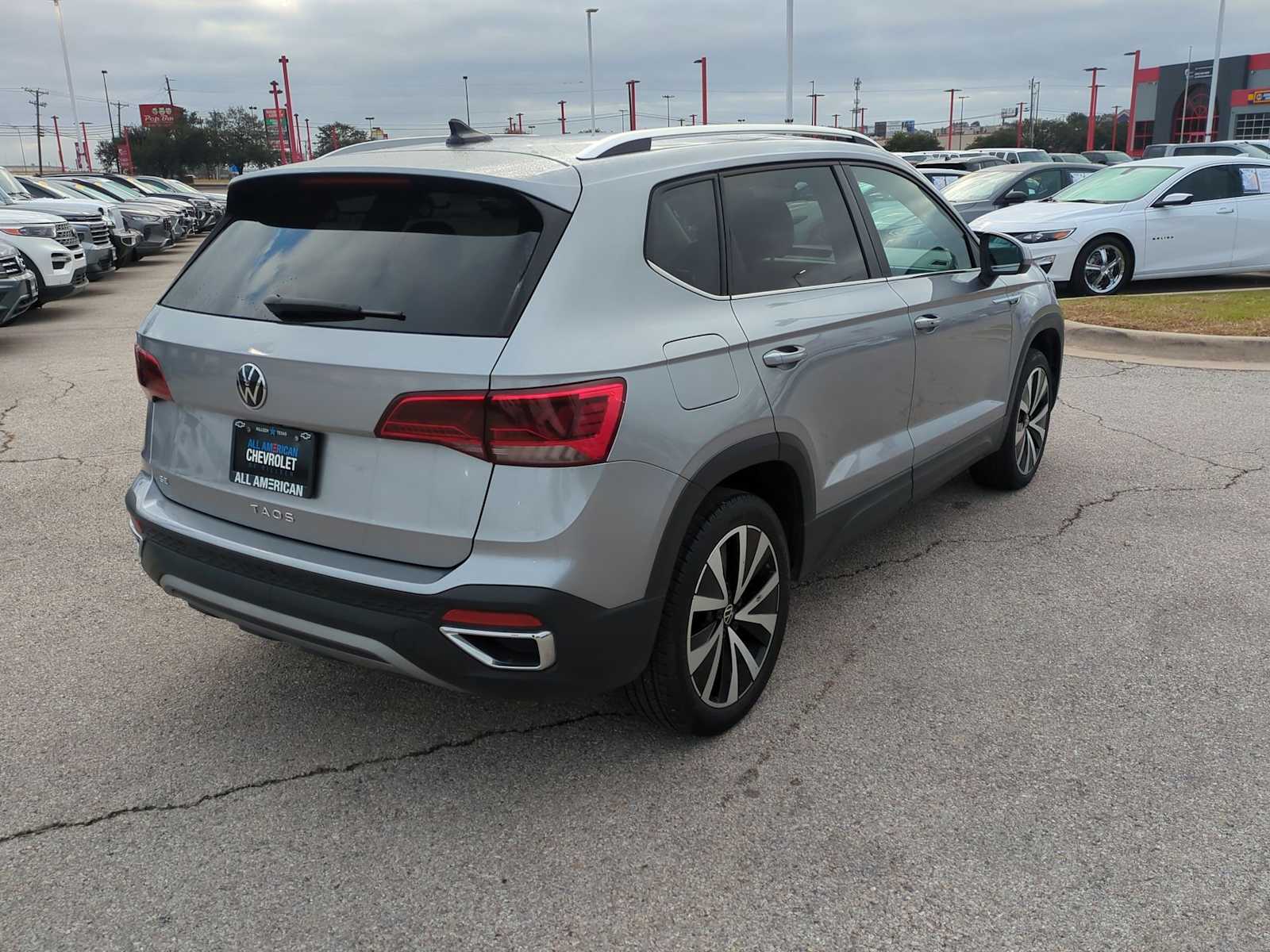 Thumbnail: 2024 Volkswagen Taos - 8