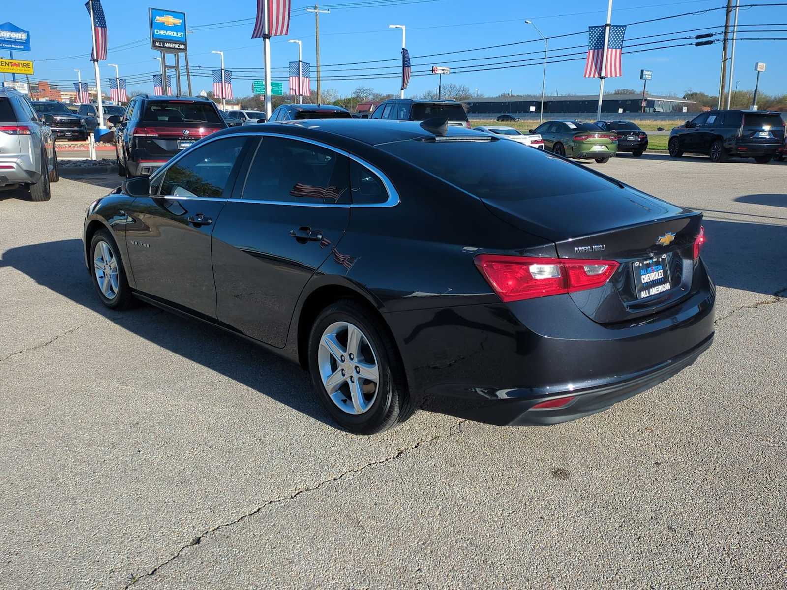 Thumbnail: 2023 Chevrolet Malibu - 6