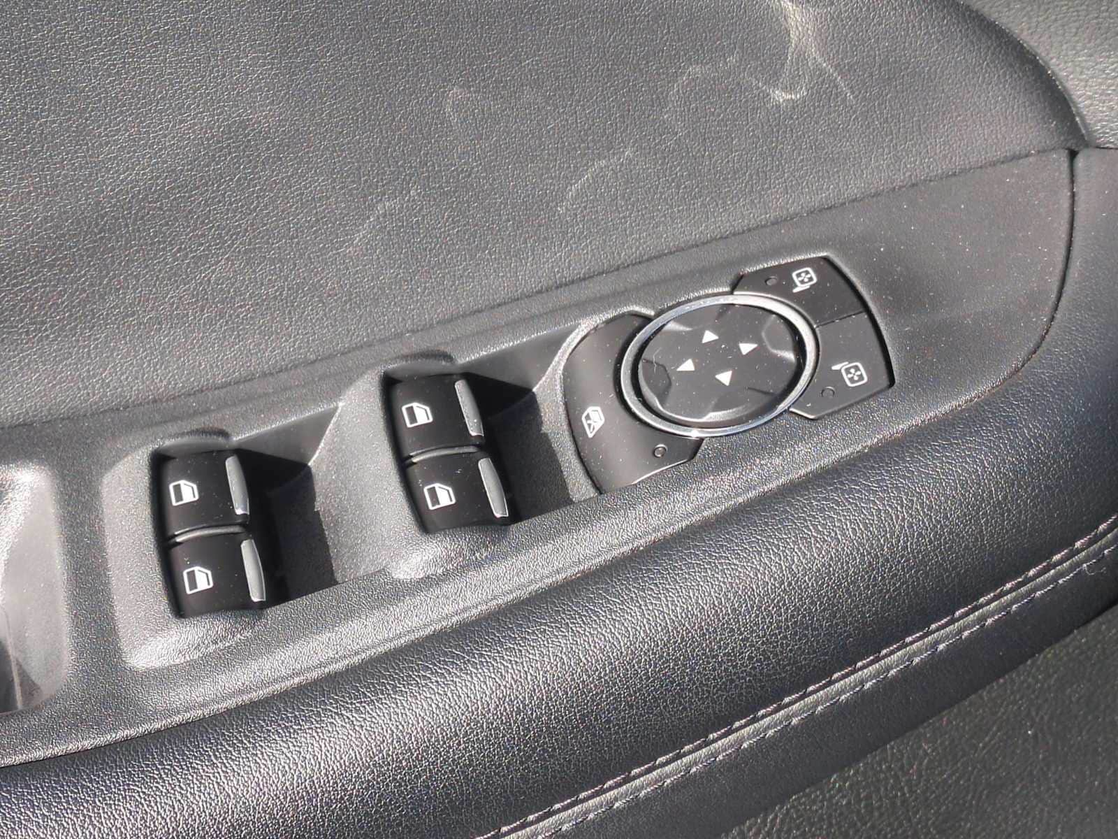 Thumbnail: 2023 Ford Edge - 22