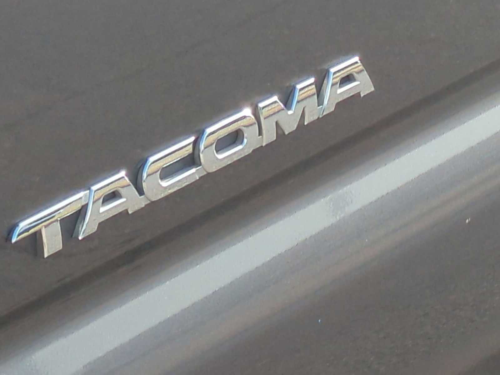Thumbnail: 2014 Toyota Tacoma - 29