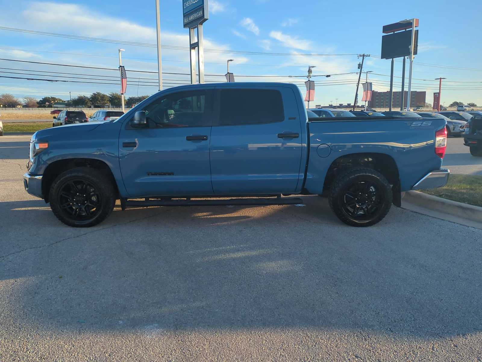 Thumbnail: 2019 Toyota Tundra - 5