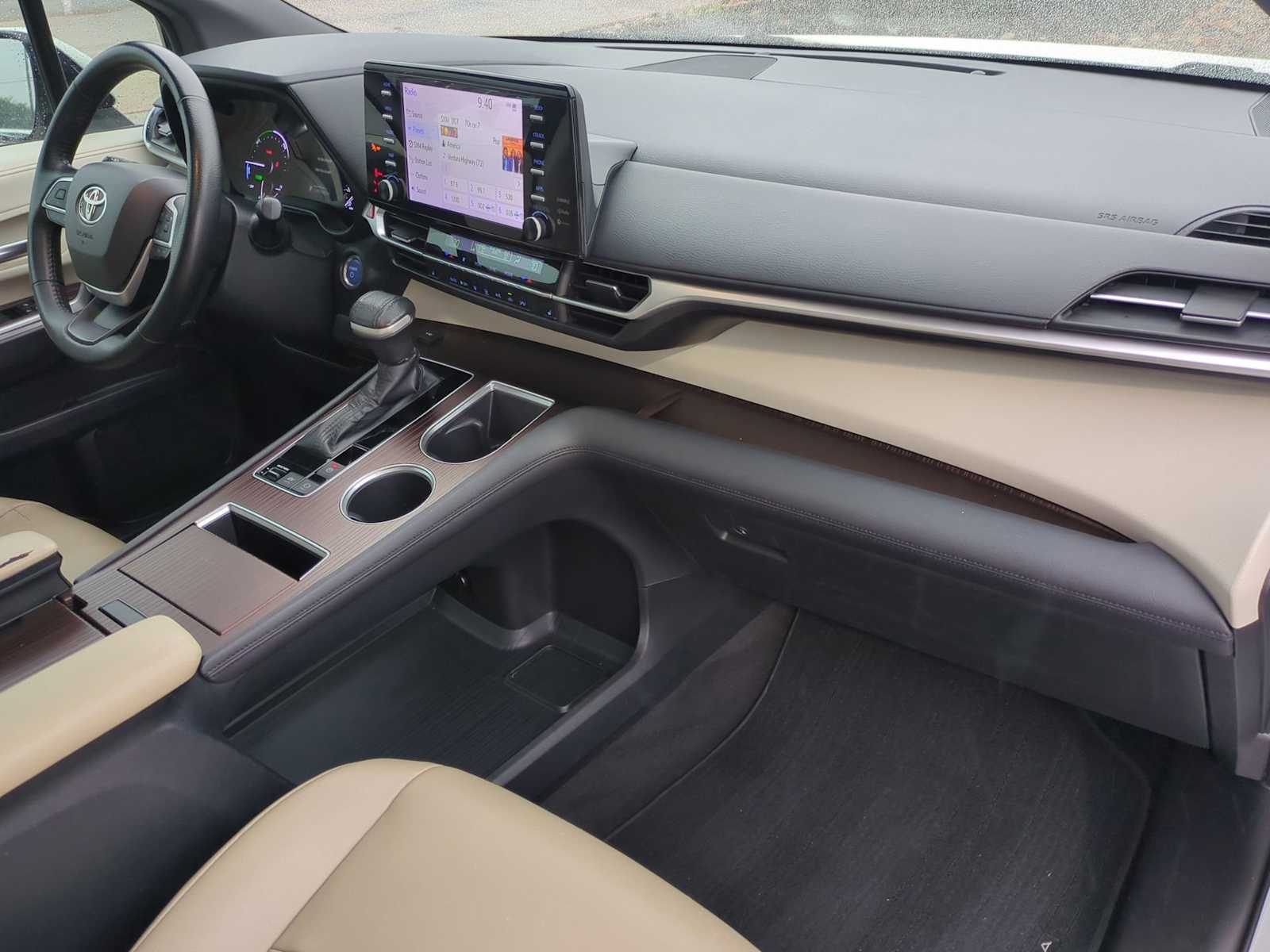 Thumbnail: 2021 Toyota Sienna - 28