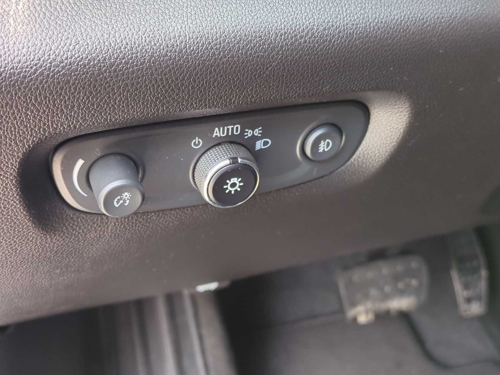 Thumbnail: 2021 Chevrolet Traverse - 35