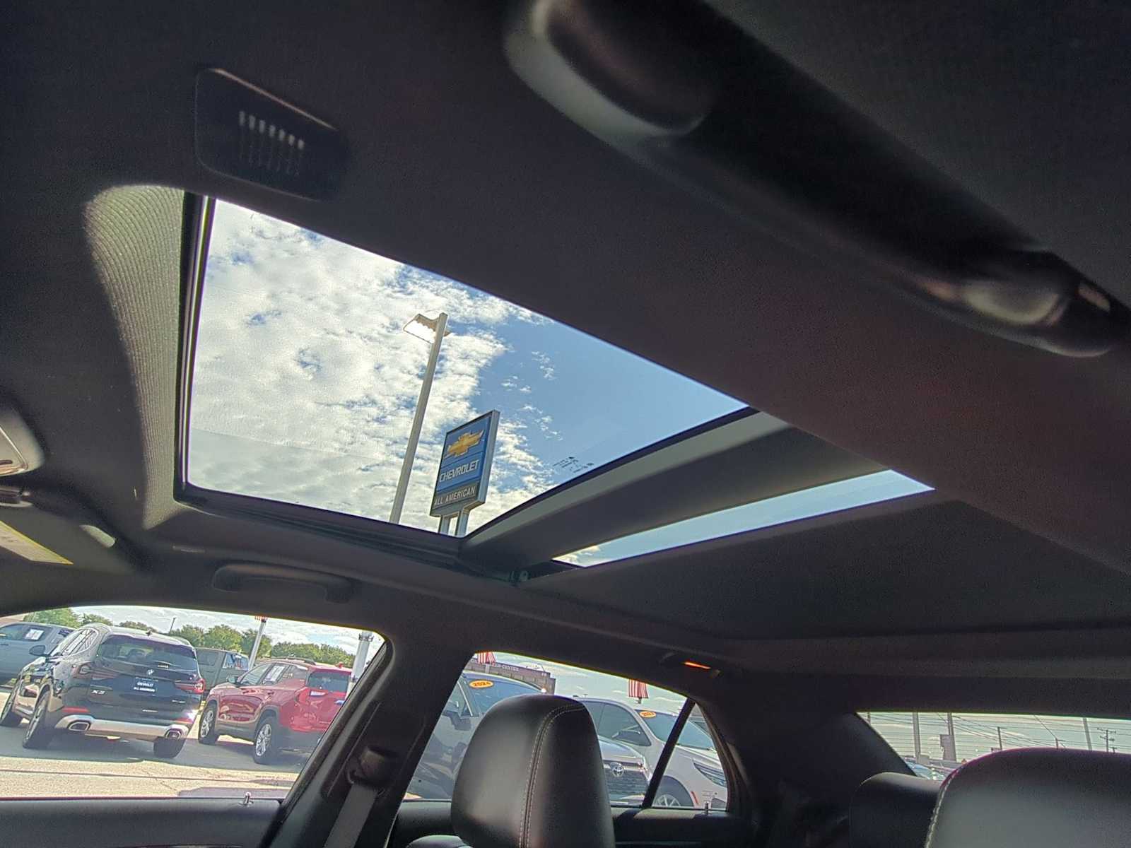 Thumbnail: 2022 Chrysler 300 - 19