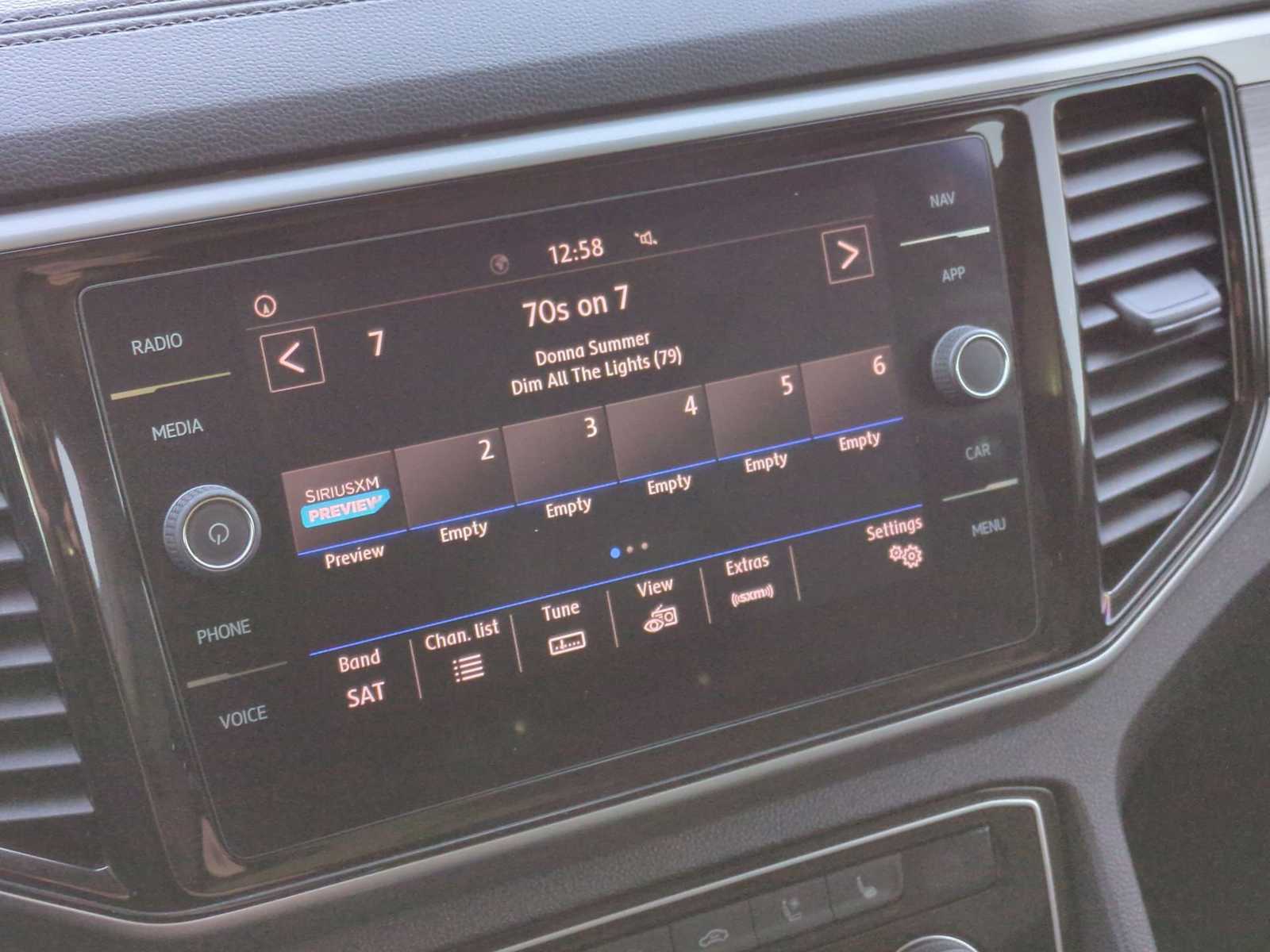 Thumbnail: 2021 Volkswagen Atlas - 13