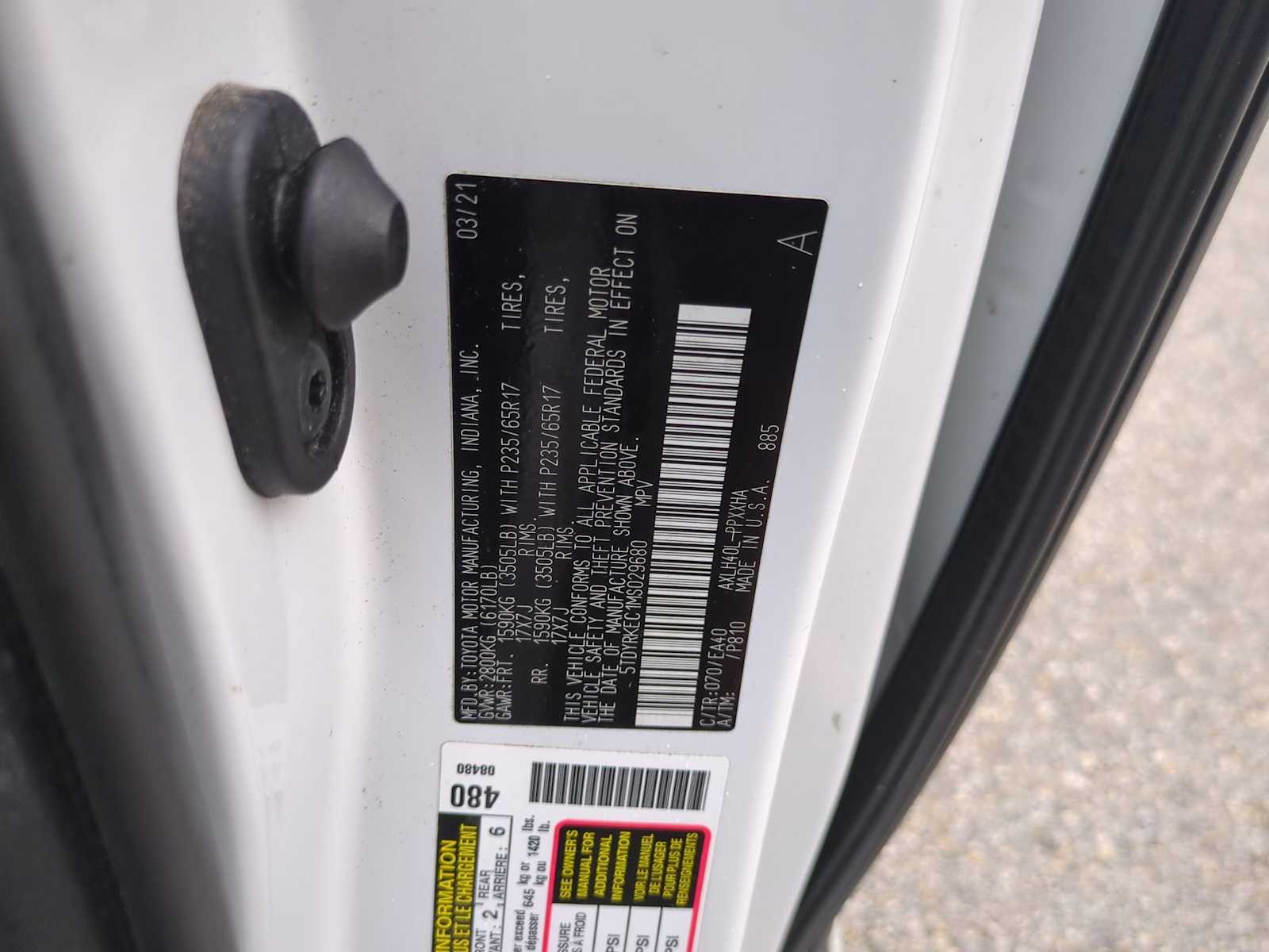 Thumbnail: 2021 Toyota Sienna - 33