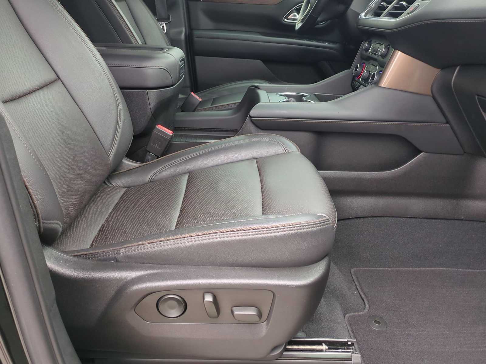 Thumbnail: 2022 Chevrolet Tahoe - 29