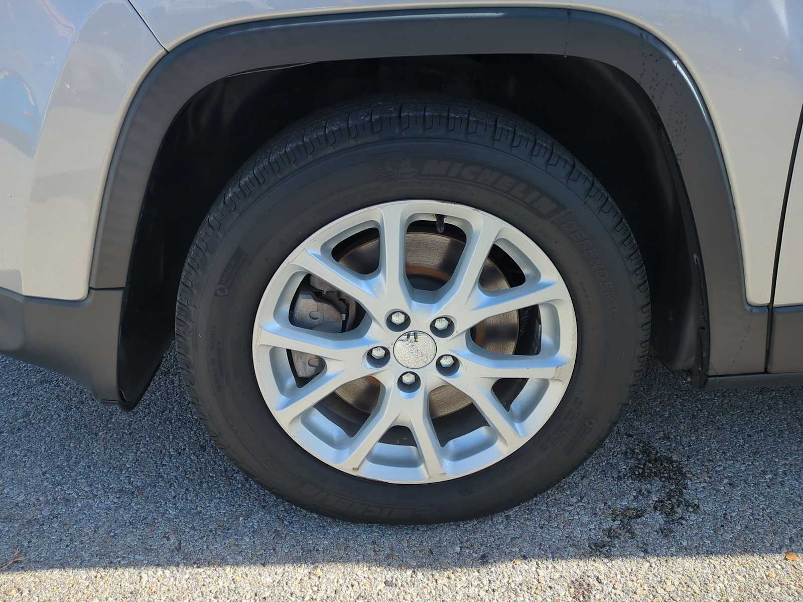 Thumbnail: 2017 Jeep Cherokee - 31