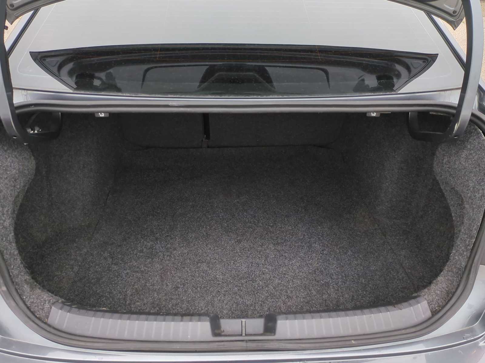 Thumbnail: 2019 Volkswagen Jetta - 25
