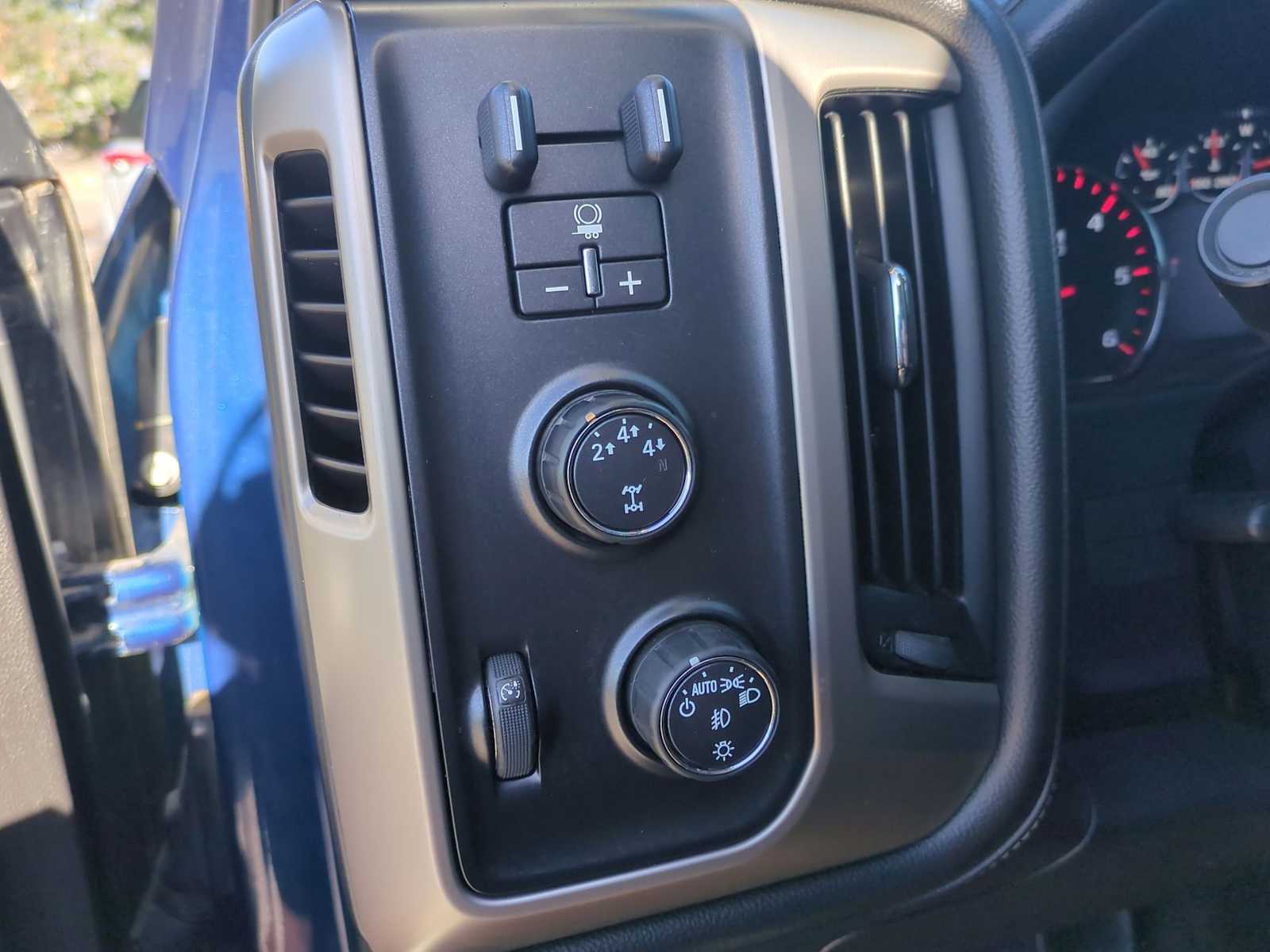 Thumbnail: 2016 GMC Sierra 2500 - 34