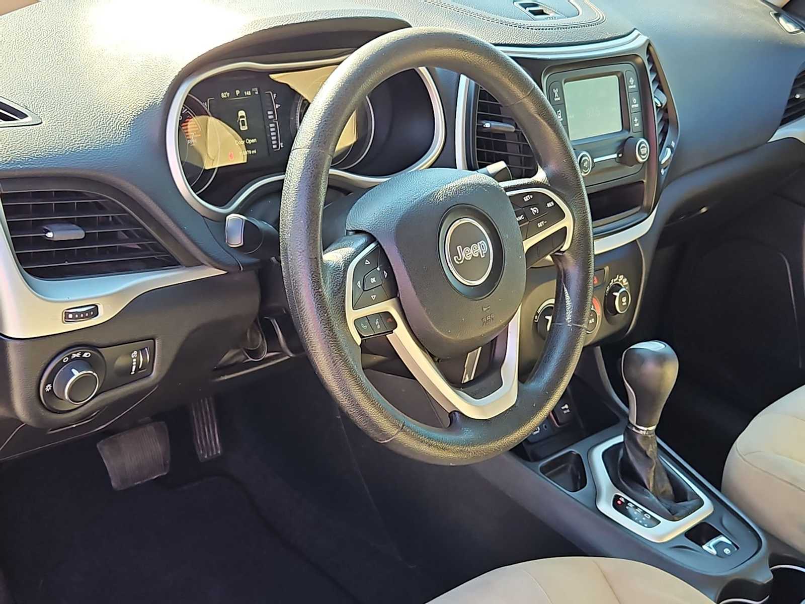 Thumbnail: 2016 Jeep Cherokee - 10