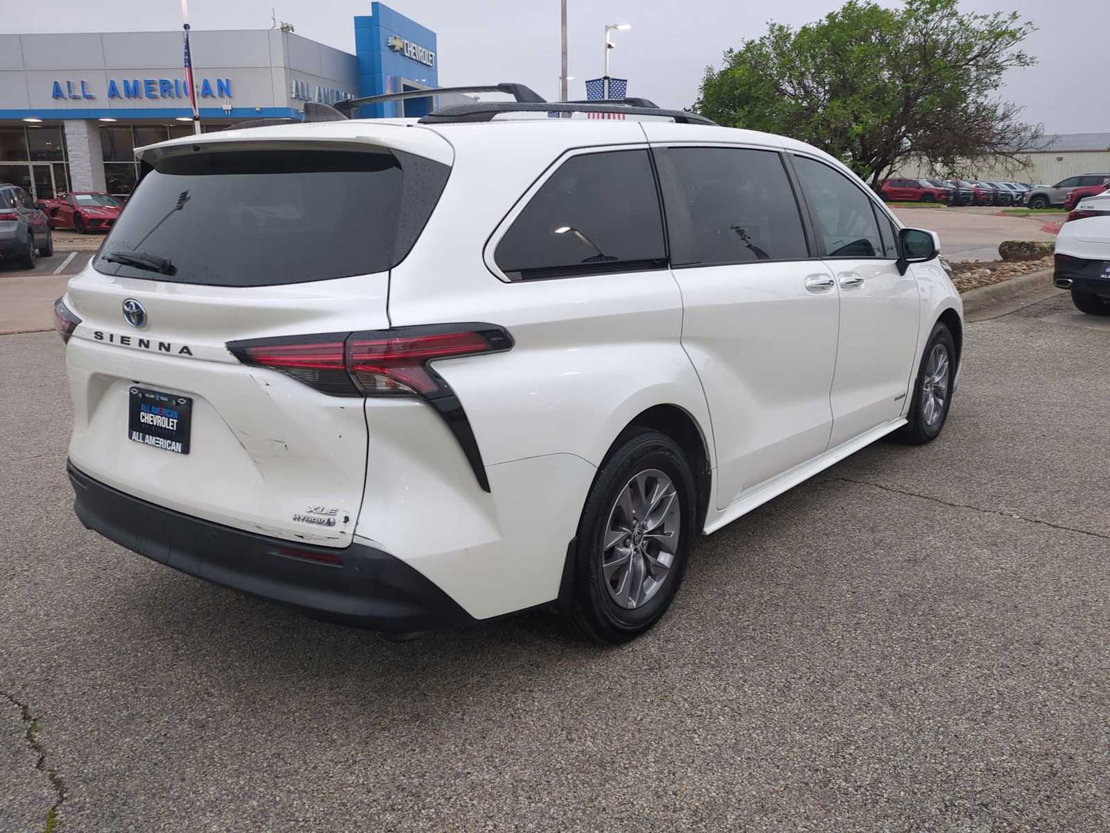 Thumbnail: 2021 Toyota Sienna - 8