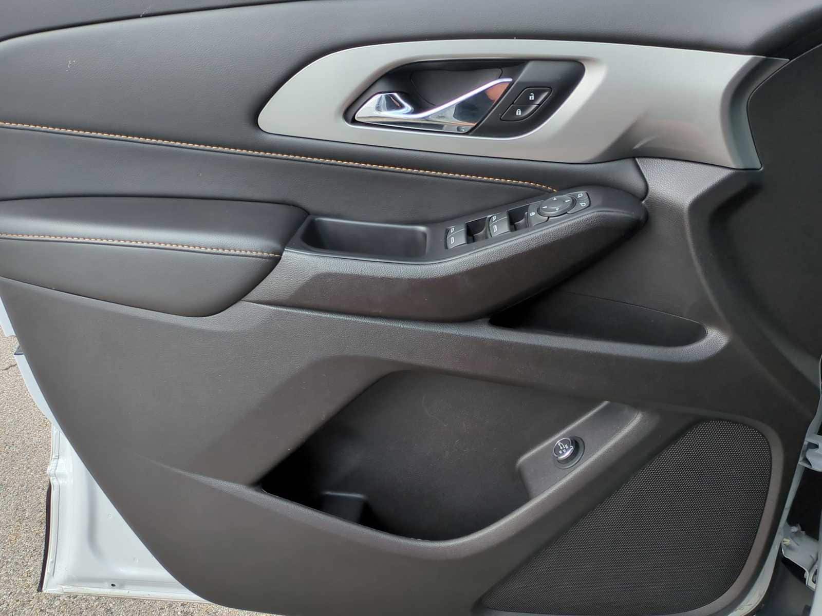 Thumbnail: 2021 Chevrolet Traverse - 22