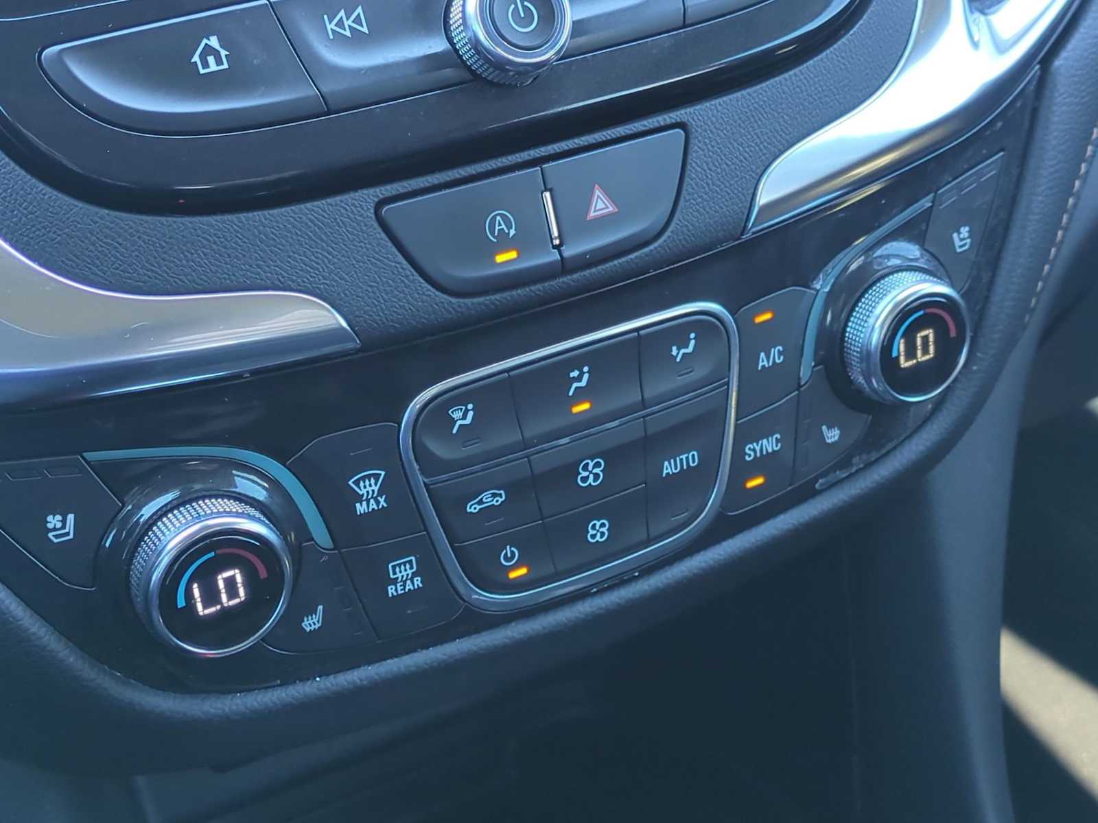 Thumbnail: 2022 Chevrolet Equinox - 18