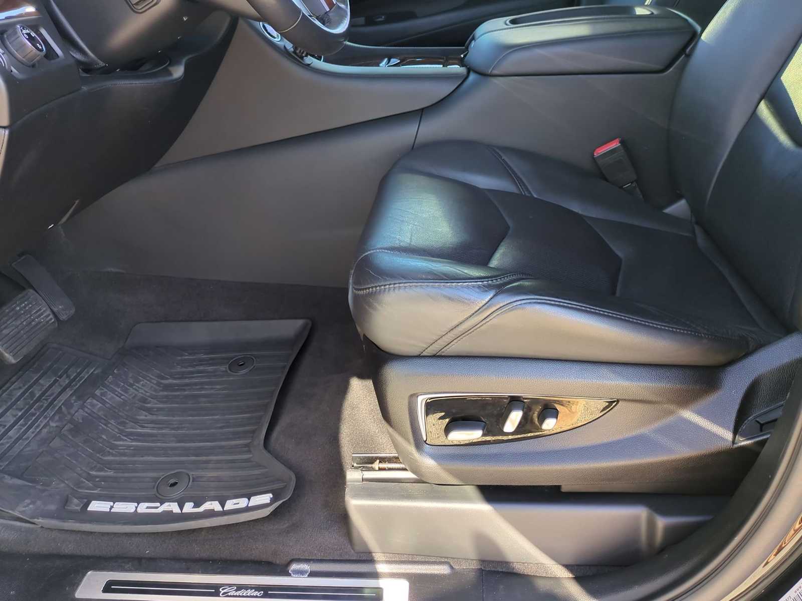 Thumbnail: 2020 Cadillac Escalade - 20