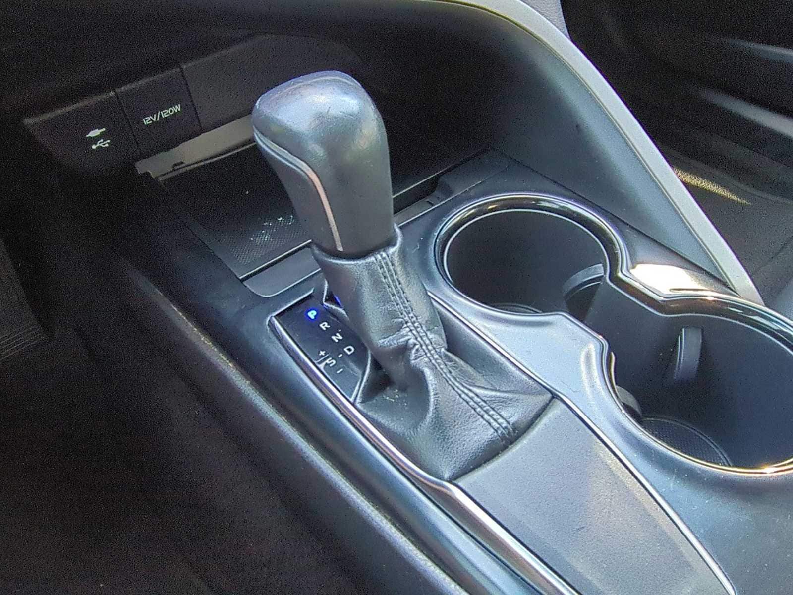Thumbnail: 2019 Toyota Camry - 15