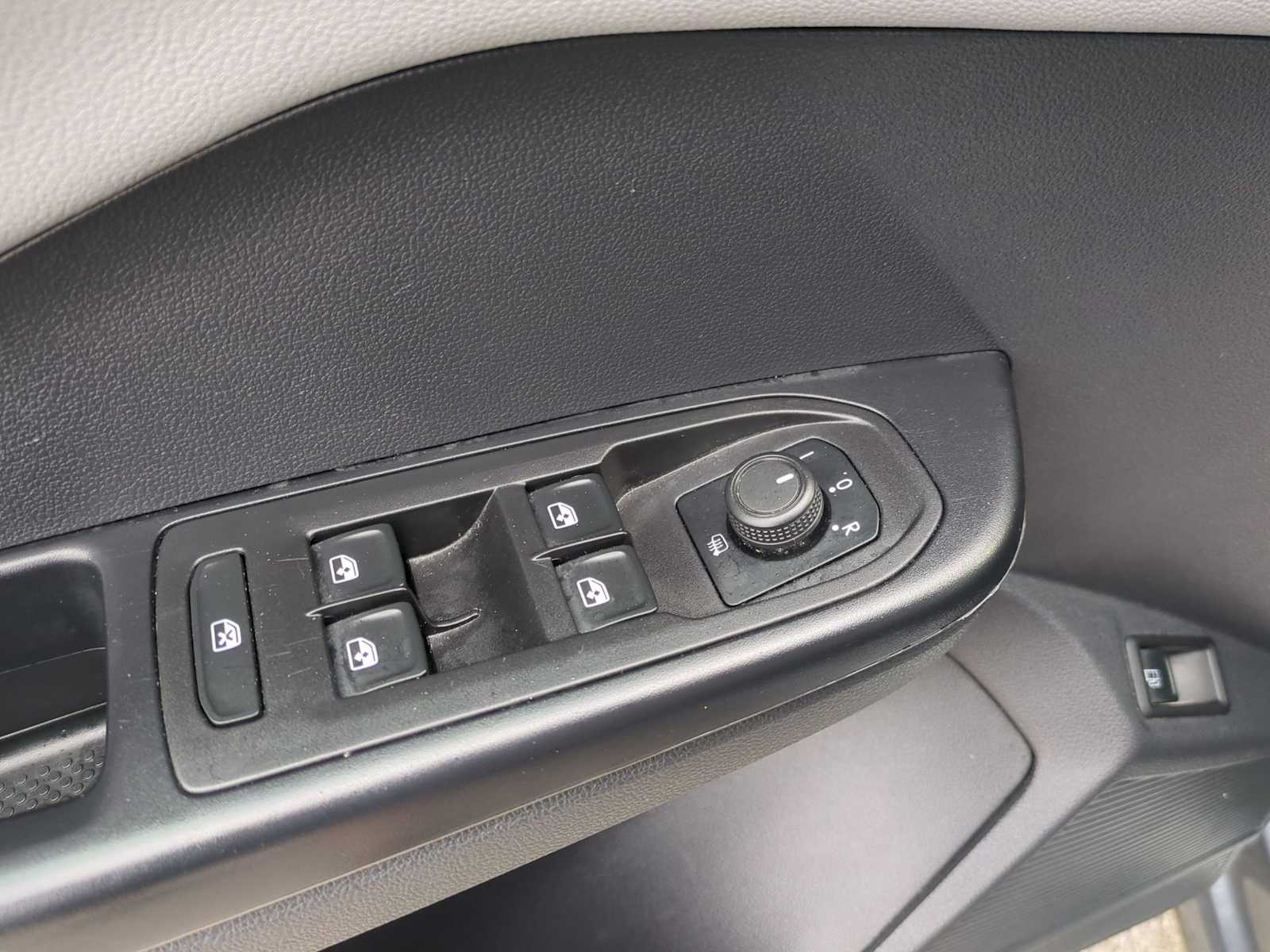 Thumbnail: 2024 Volkswagen Taos - 22