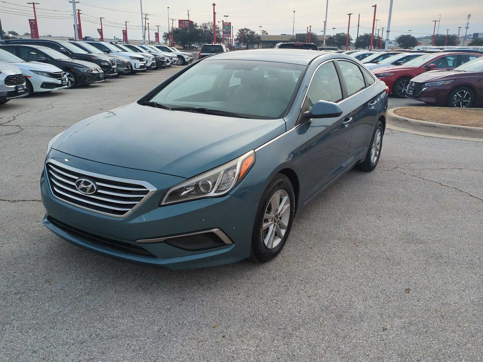 Thumbnail: 2016 Hyundai Sonata - 4