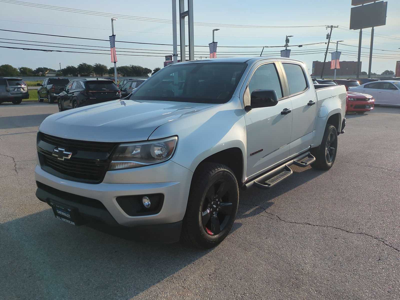 2019 Chevrolet Colorado LT photo 3