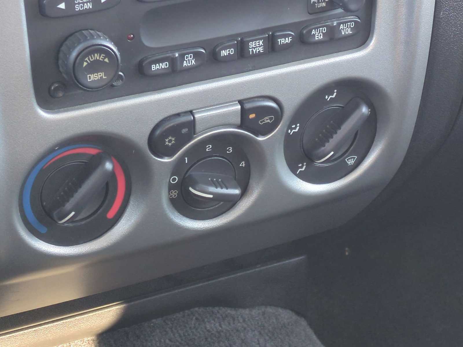 Thumbnail: 2012 Chevrolet Colorado - 15