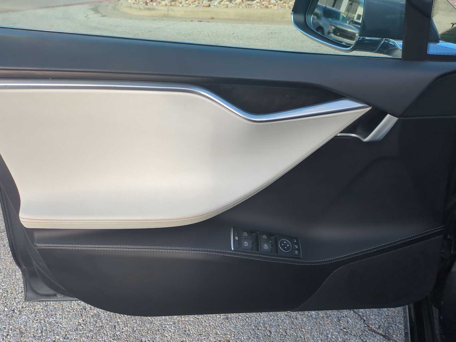 Thumbnail: 2017 Tesla Model S - 22