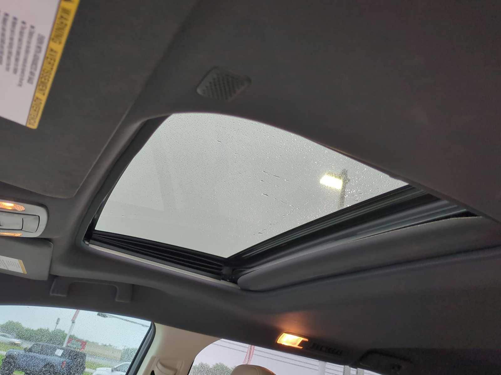 Thumbnail: 2021 Toyota Sienna - 18