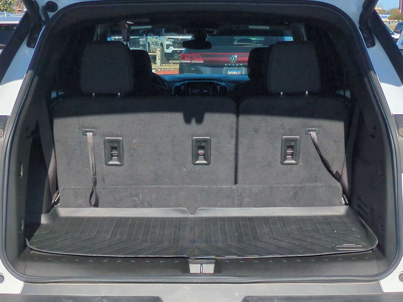 Thumbnail: 2023 Chevrolet Traverse - 26