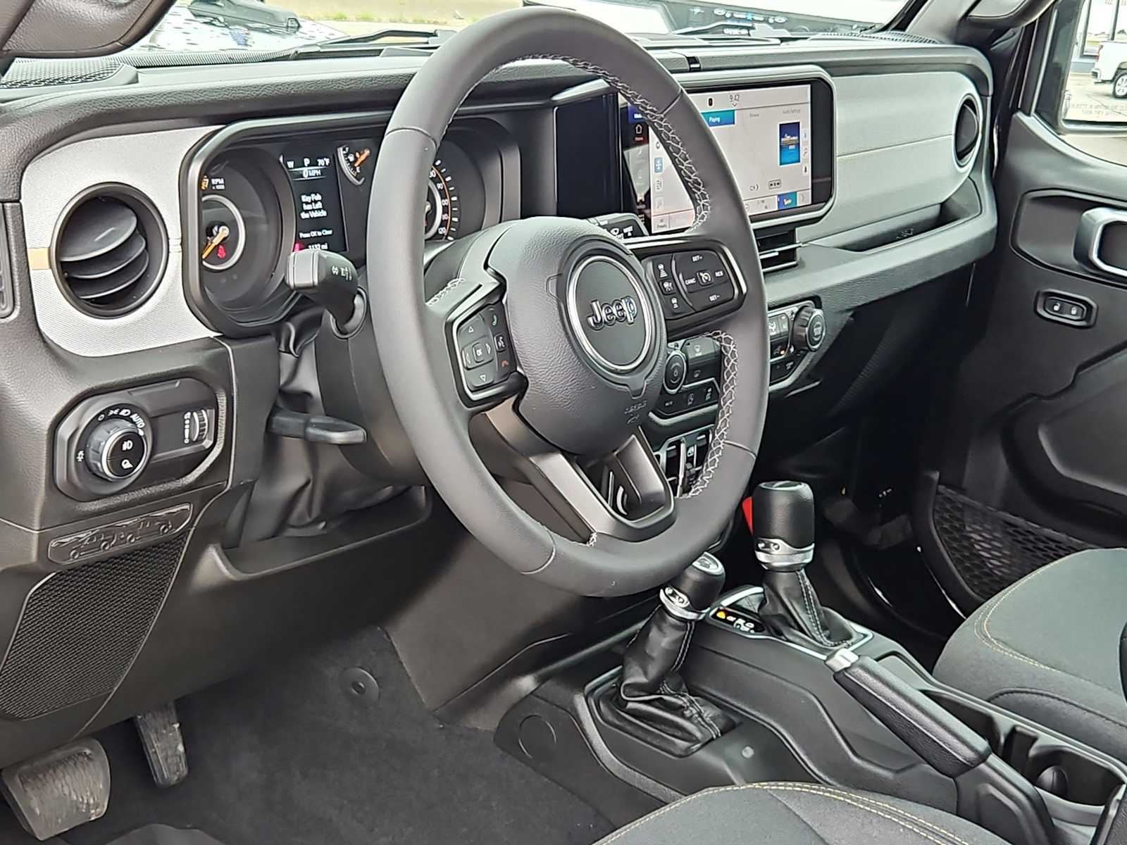 Thumbnail: 2025 Jeep Gladiator - 9