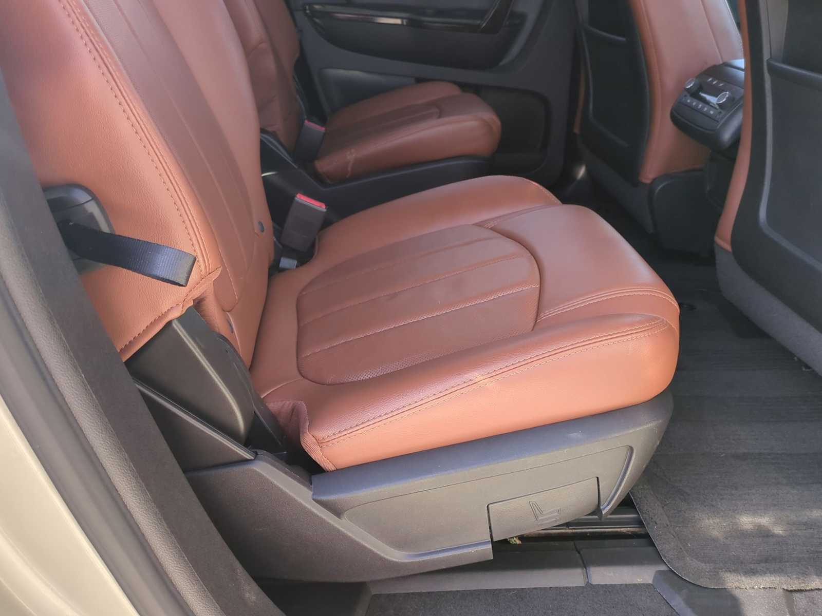 Thumbnail: 2017 Chevrolet Traverse - 27