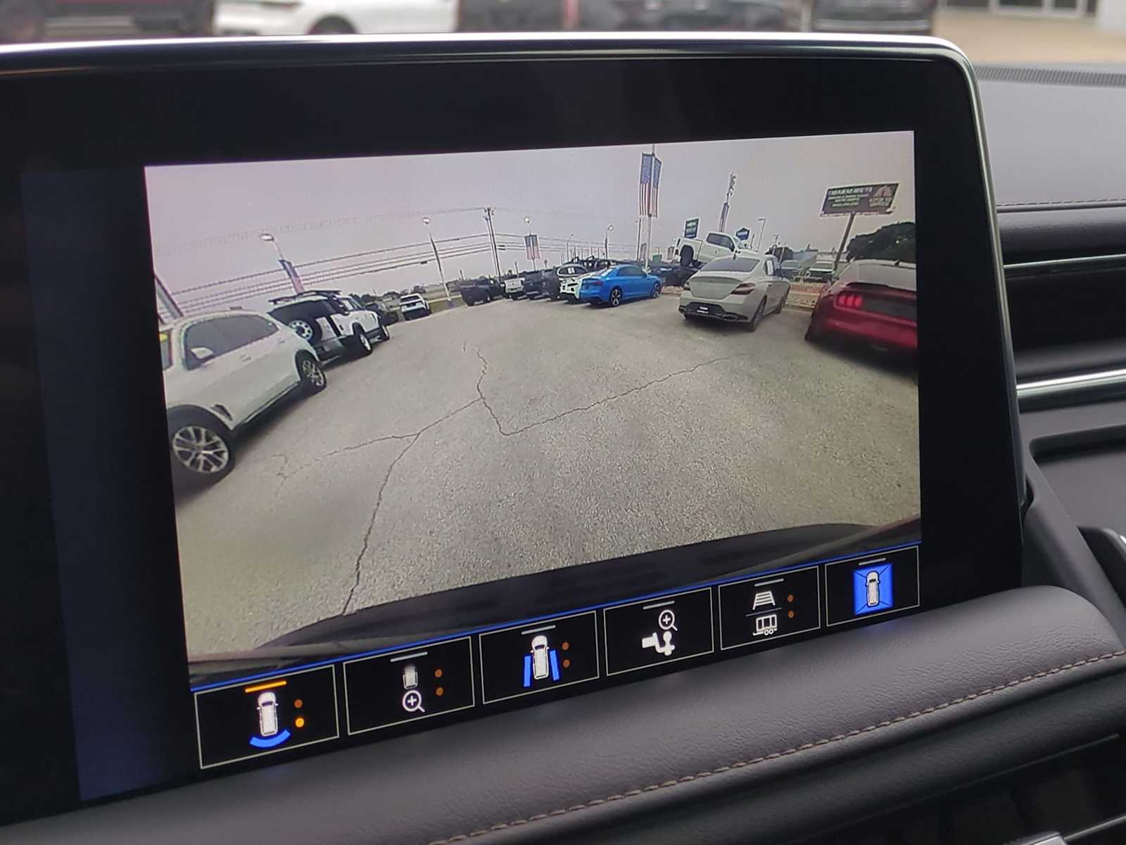 Thumbnail: 2022 Chevrolet Tahoe - 15