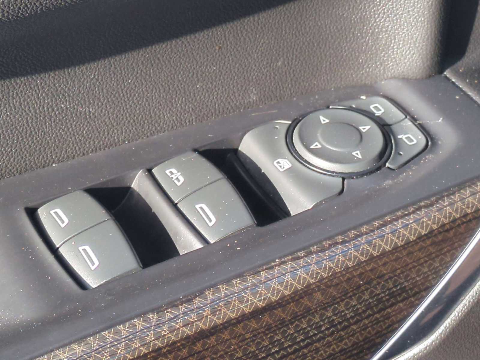 Thumbnail: 2020 Chevrolet Silverado 1500 - 23