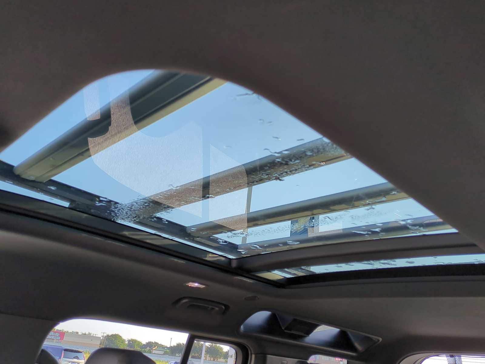 Thumbnail: 2023 Land Rover Defender - 19