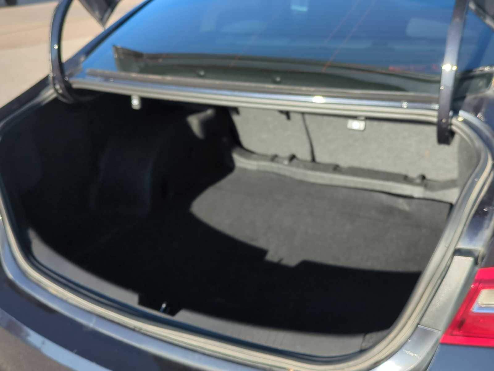 Thumbnail: 2023 Chevrolet Malibu - 25